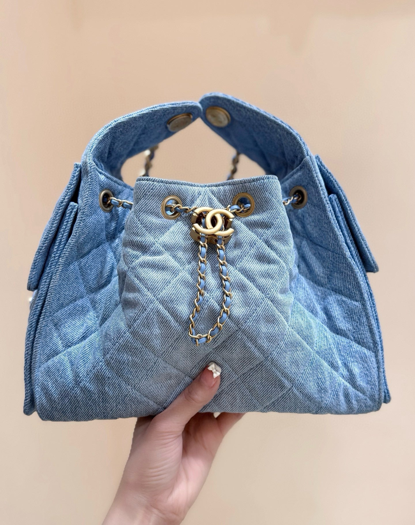 CHANEL 25 HANDBAG IN BLUE 30 DENIM GOLD HARDWARE