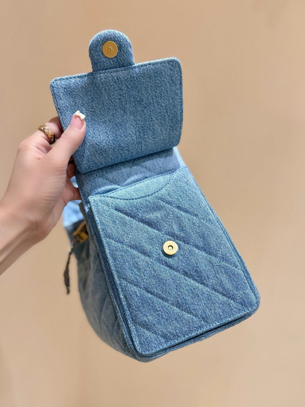 CHANEL 25 HANDBAG IN BLUE 30 DENIM GOLD HARDWARE