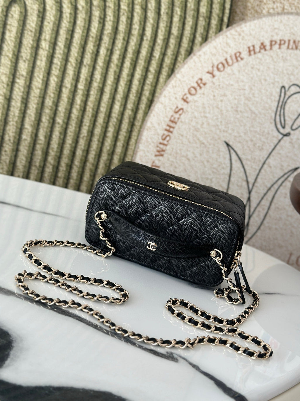 CHANEL VANITY 17 CAVIAR WITH HANDLE IN BLACK CALFSKIN GOLD HARDWARE