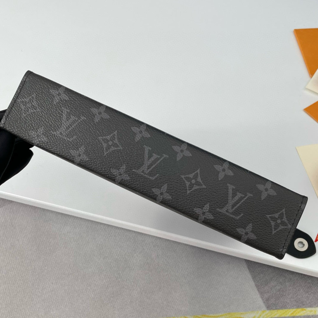 LOUIS VUITTON POCHETTE VOYAGE MM 26 MONOGRAM BLACK CALFSKIN
