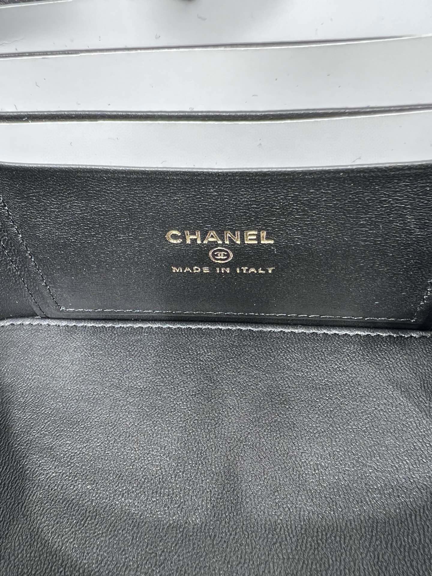 CHANEL VANITY 17 TOP HANDLE IN BLACK QUILTED LAMBSKIN GOLD HARDWARE