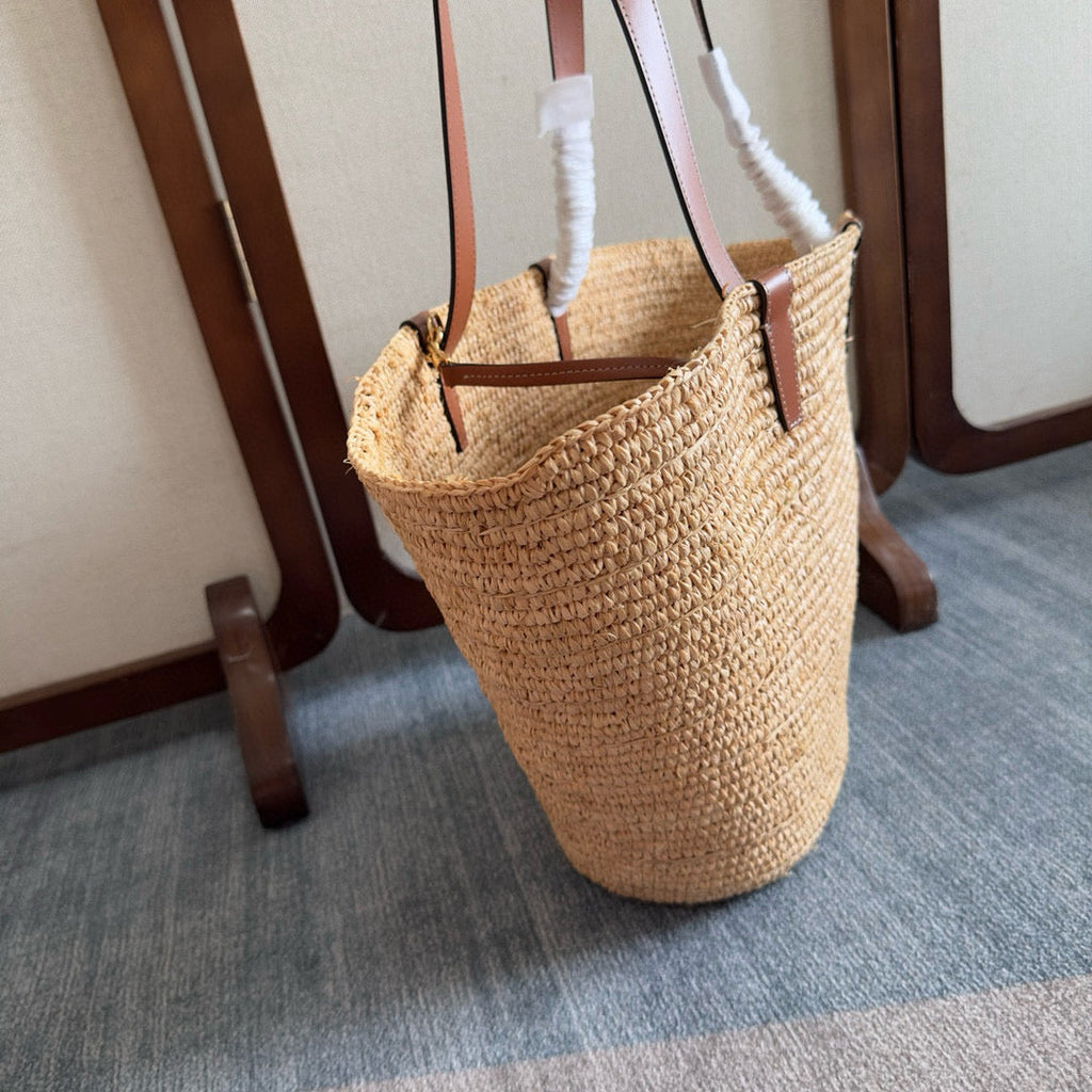 CELINE MEDIUM SUPPLE  CLASSIC PANIER IN RAFFIA AND CALFSKIN