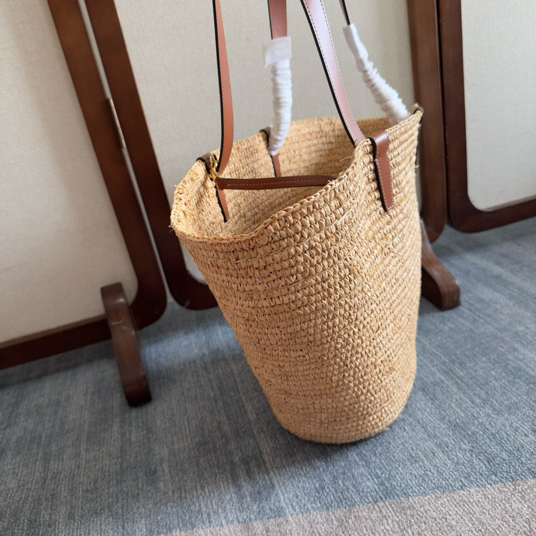CELINE MEDIUM SUPPLE  CLASSIC PANIER IN RAFFIA AND CALFSKIN
