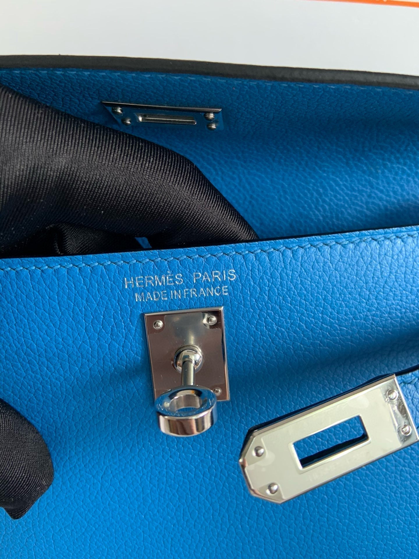 HERMES KELLY DANSE 22 EVERCOLOR BLUE IN CALFSKIN GOLD HARDWARE