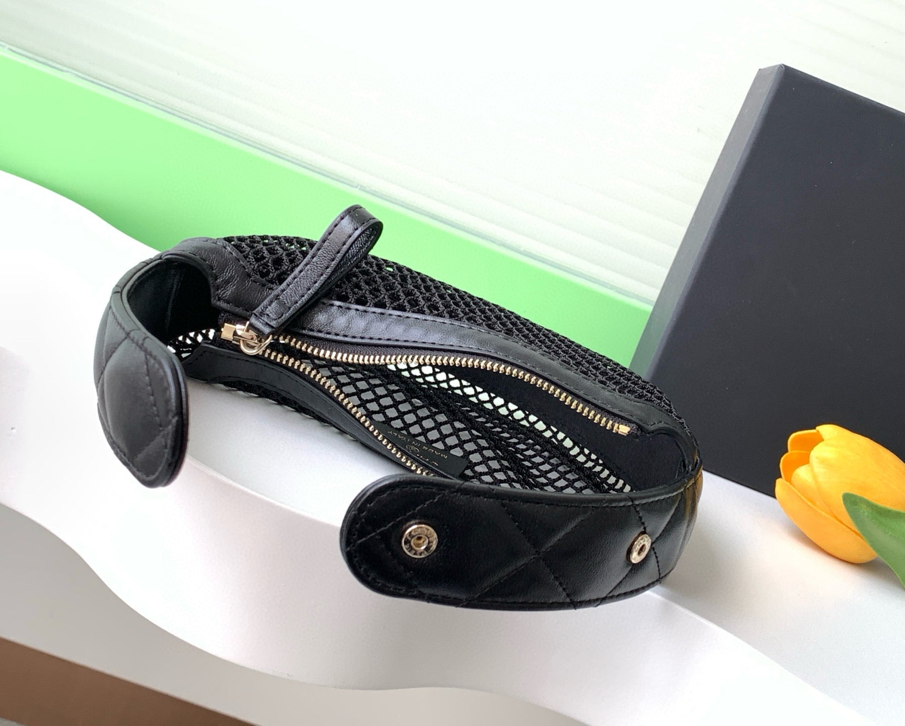 CHANEL 25S POUCH IN BLACK LAMBSKIN WITH MESH GOLD HARDWARE