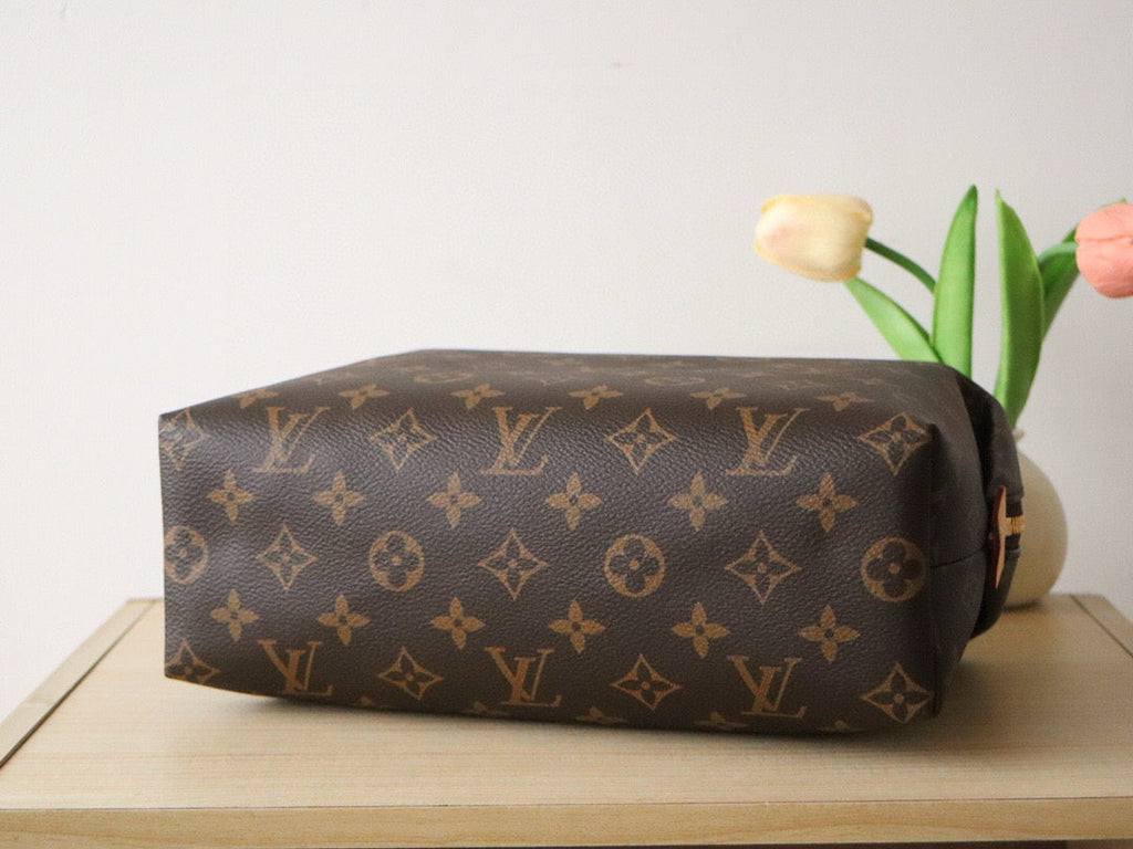 LOUIS VUITTON COSMETIC POUCH GM MONOGRAM 27 CM IN MONOGRAM CALFSKIN