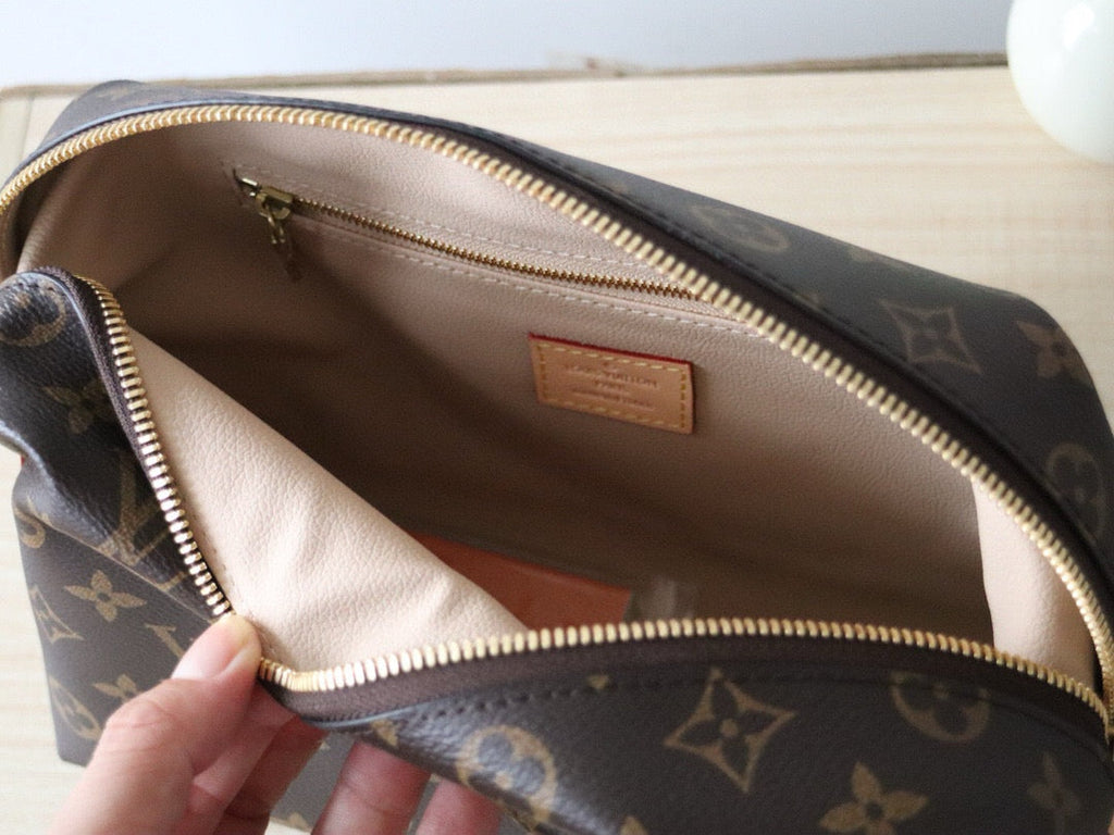 LOUIS VUITTON COSMETIC POUCH GM MONOGRAM 27 CM IN MONOGRAM CALFSKIN