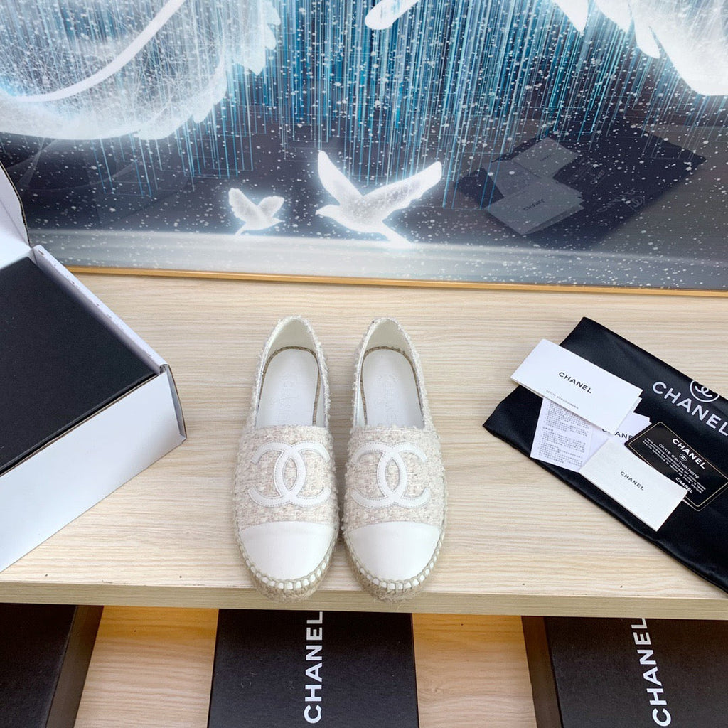 CHANEL ESPADRILLES FLAT SHOES IN BEIGE TWEED AND LEATHER