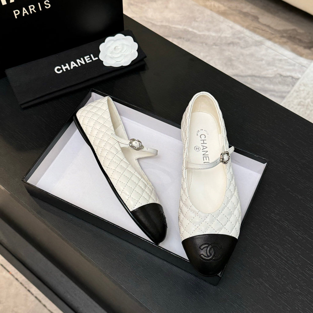 CHANEL MARY JANE IN WHITE QUILTED LAMSKIN