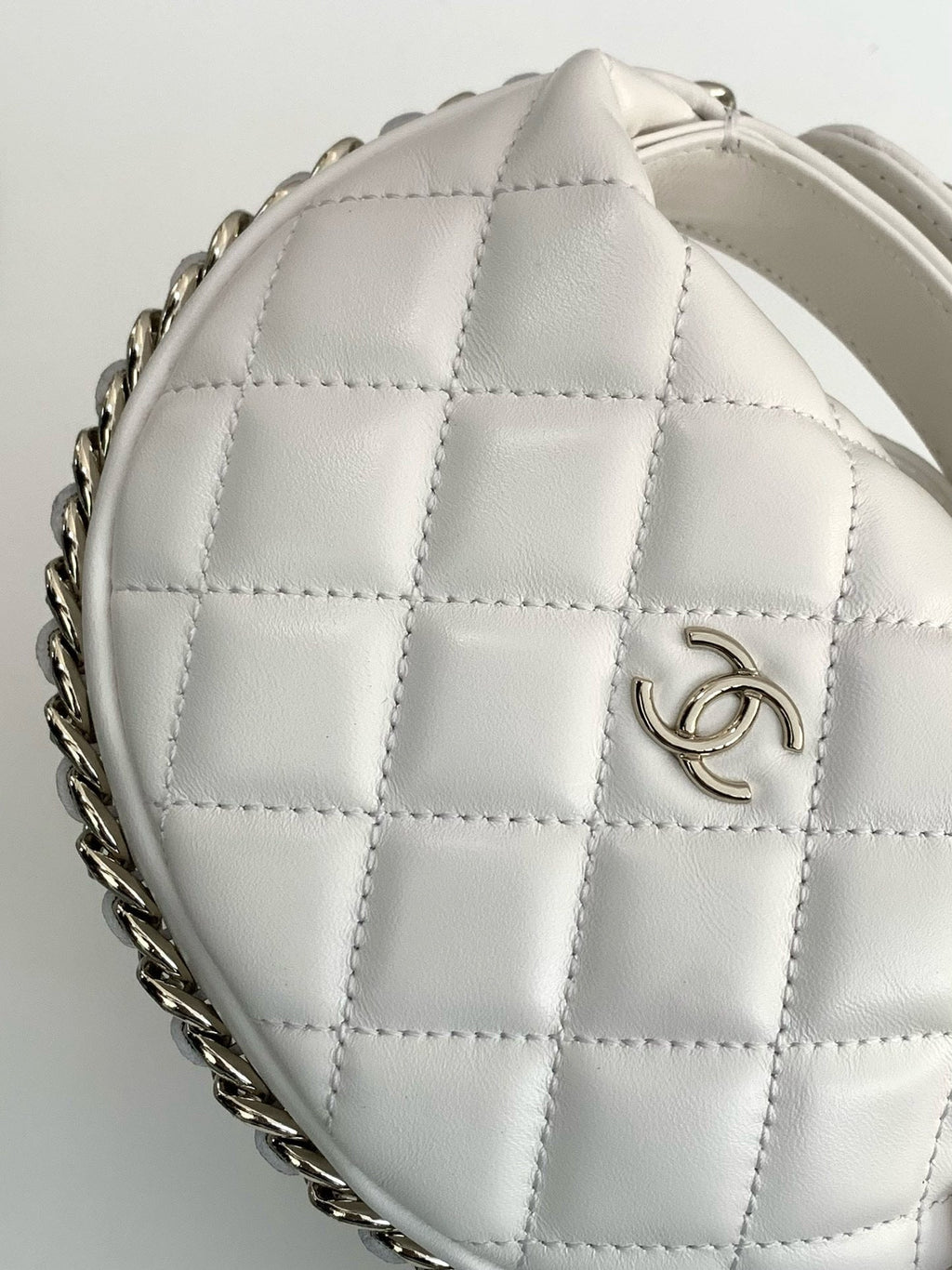 CHANEL MINI HOBO BAG 16 IN WHITE LAMBSKIN