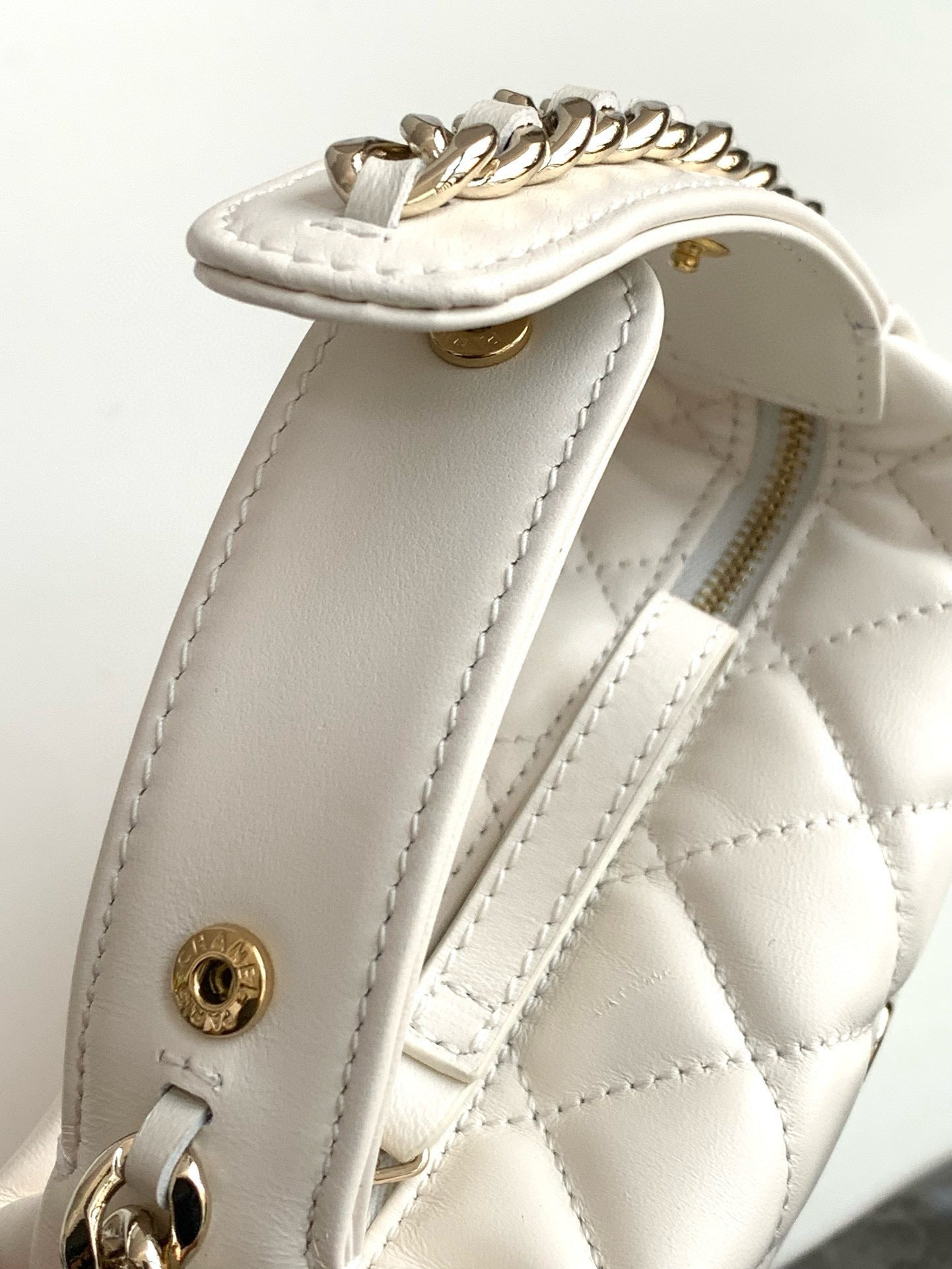 CHANEL MINI HOBO BAG 16 IN WHITE LAMBSKIN