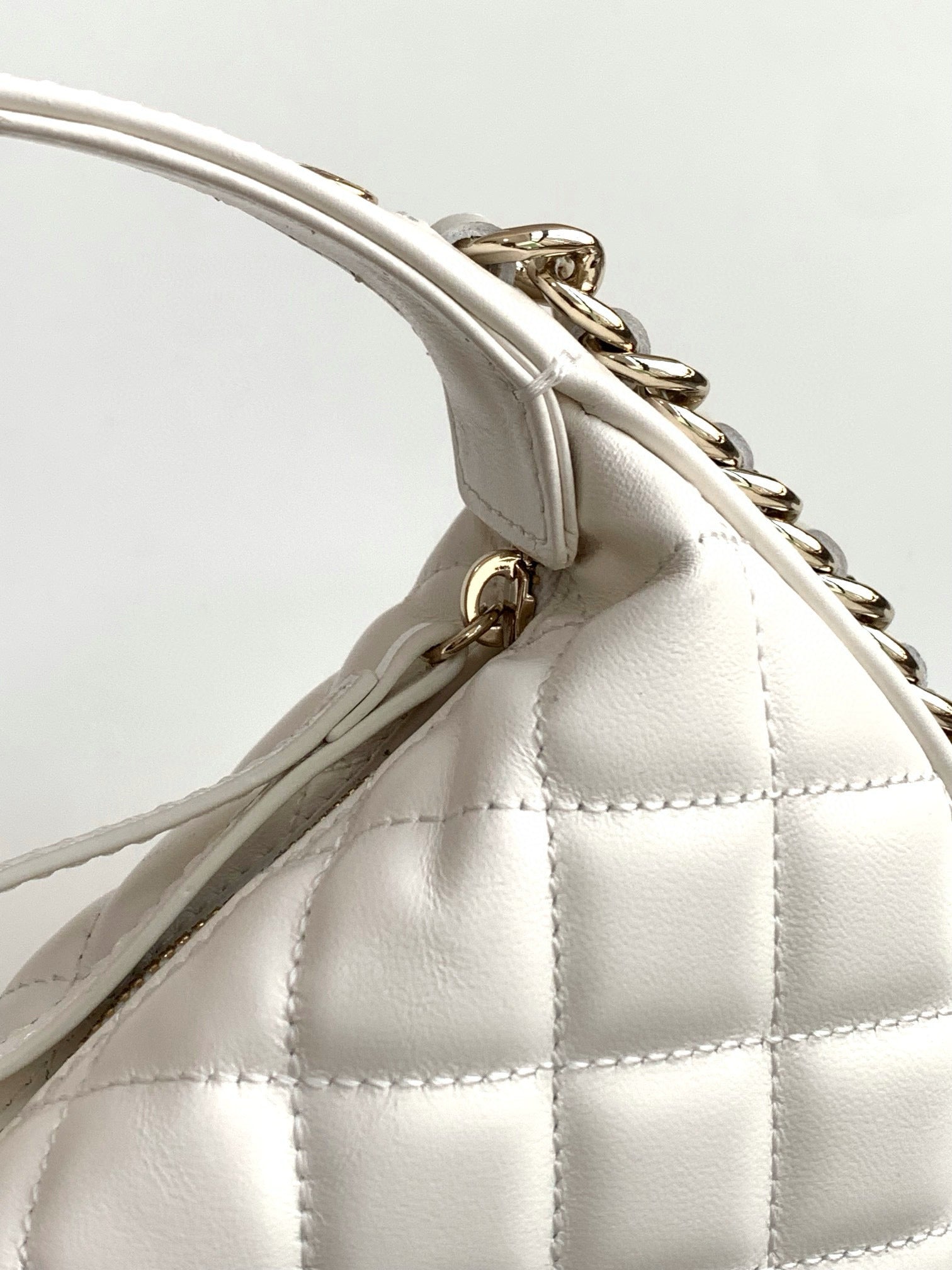 CHANEL MINI HOBO BAG 16 IN WHITE LAMBSKIN