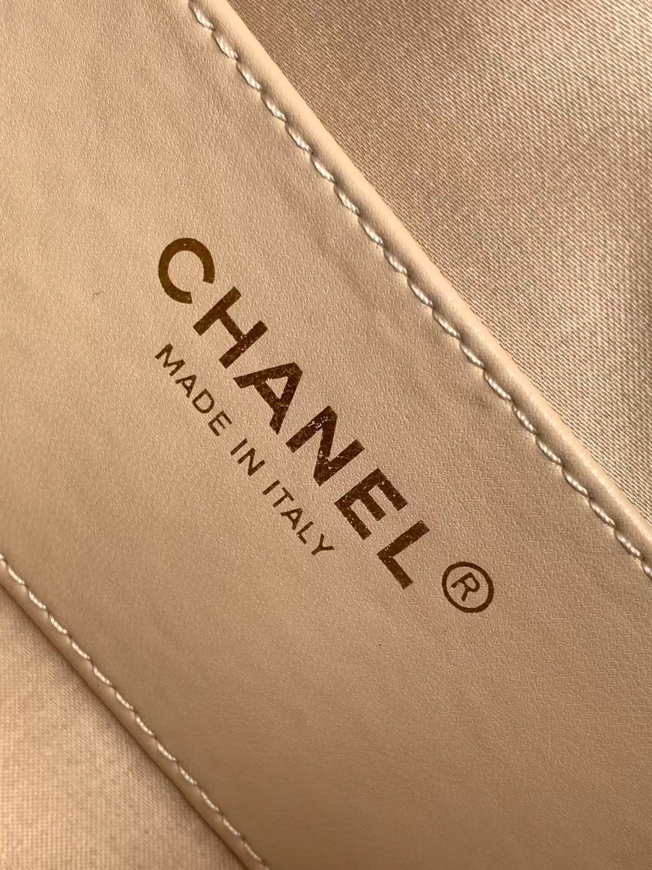 CHANEL 25 MINI HANDBAG 22CM IN BEIGE GRAINED CALFSKIN GOLD HARDWARE