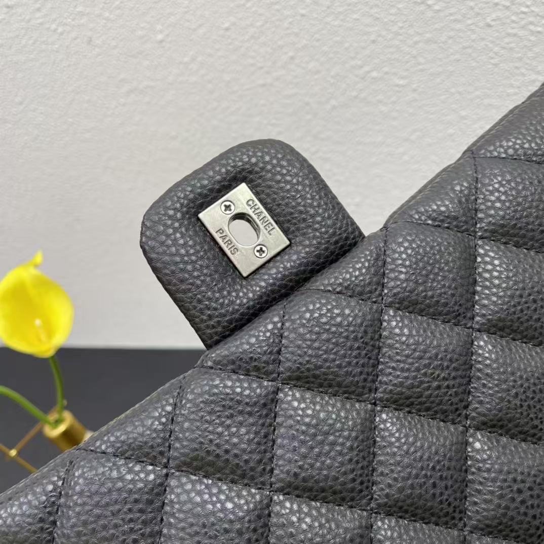 CHANEL CLASSIC FLAP BAG 46 IN BLACK QUILTED CALFSKIN