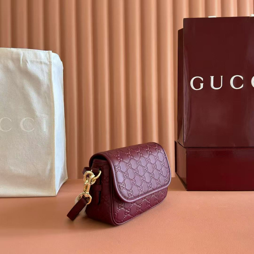 GUCCI SHOULDER BAG 20 IN BURGUNDY RED EMBOSSED CALFSKIN