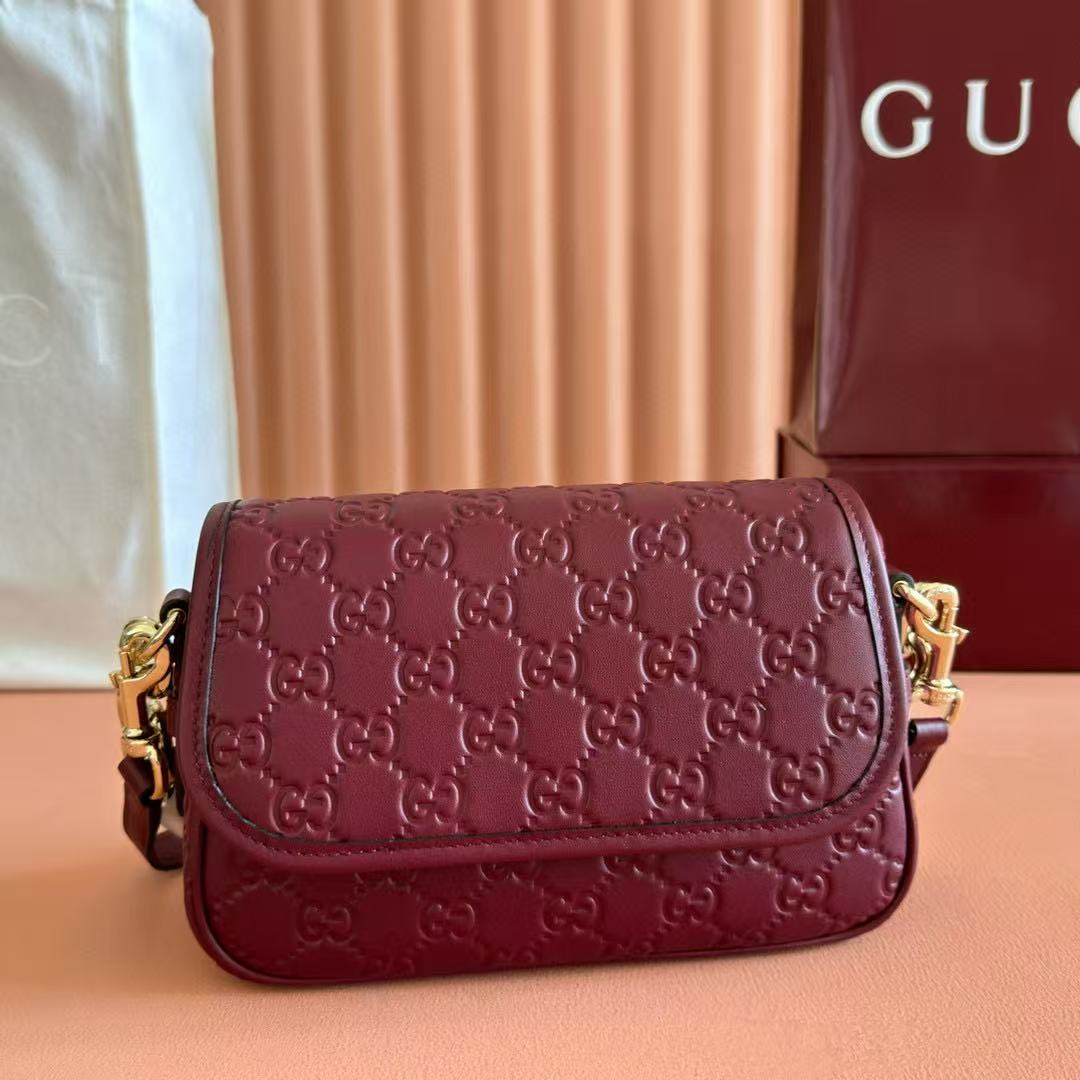 GUCCI SHOULDER BAG 20 IN BURGUNDY RED EMBOSSED CALFSKIN