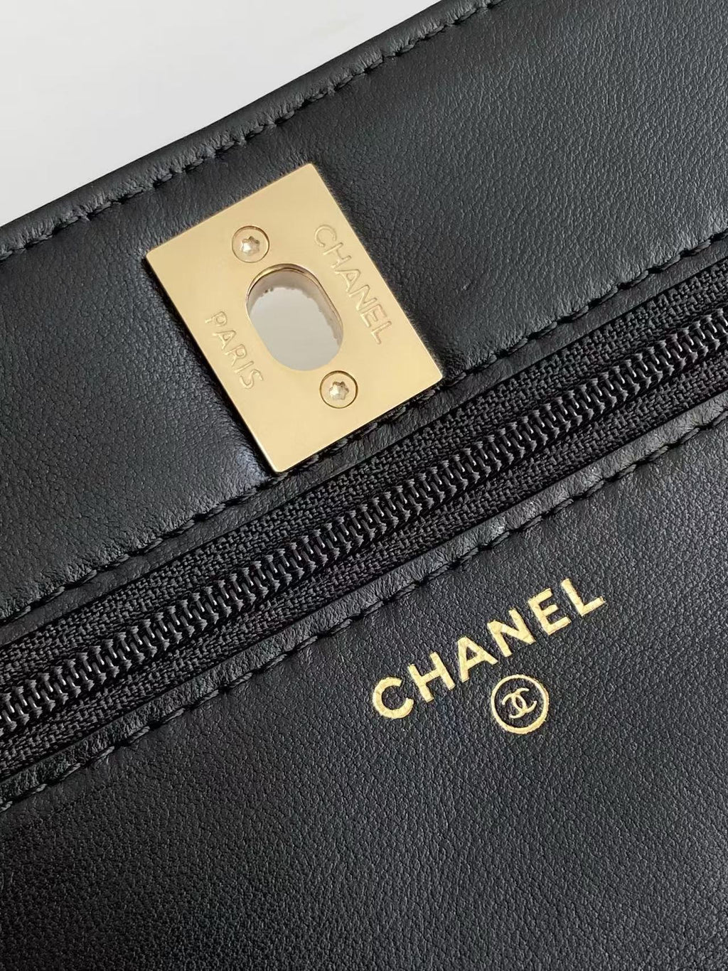 CHANEL FLAP BAG 19 IN BLACK CALFSKIN GOLD HARDWARE