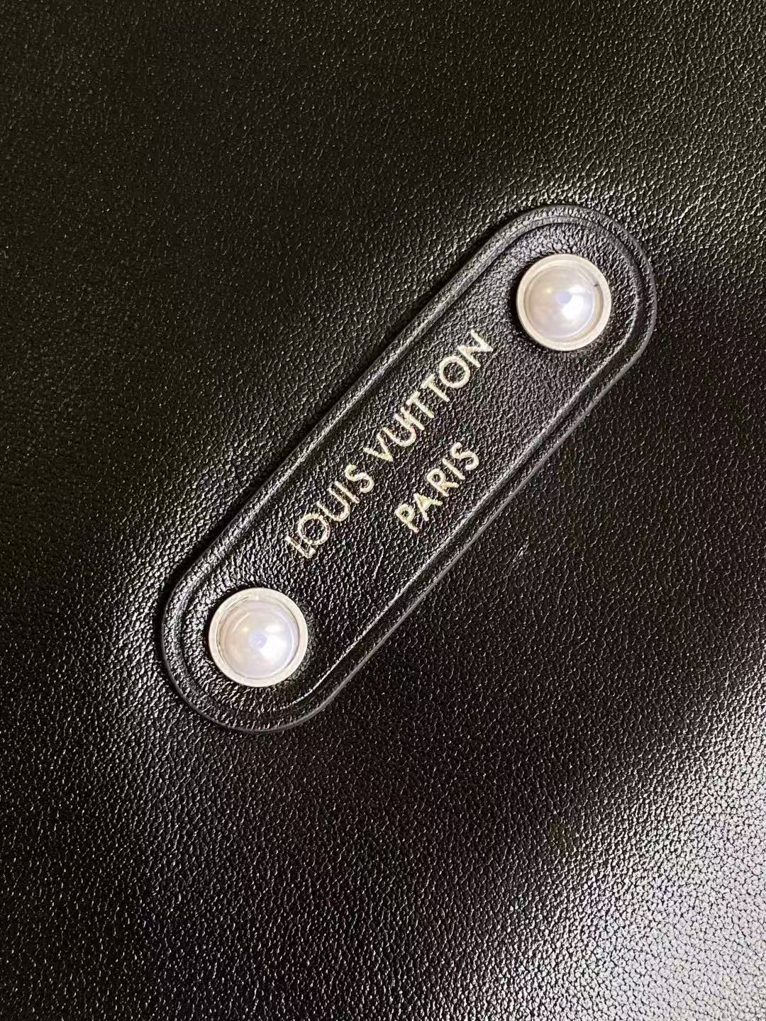 LOUIS VUITTON LV SHOULDER BAG 48 IN BLACK CALFSKIN EMBOSSED STRAP