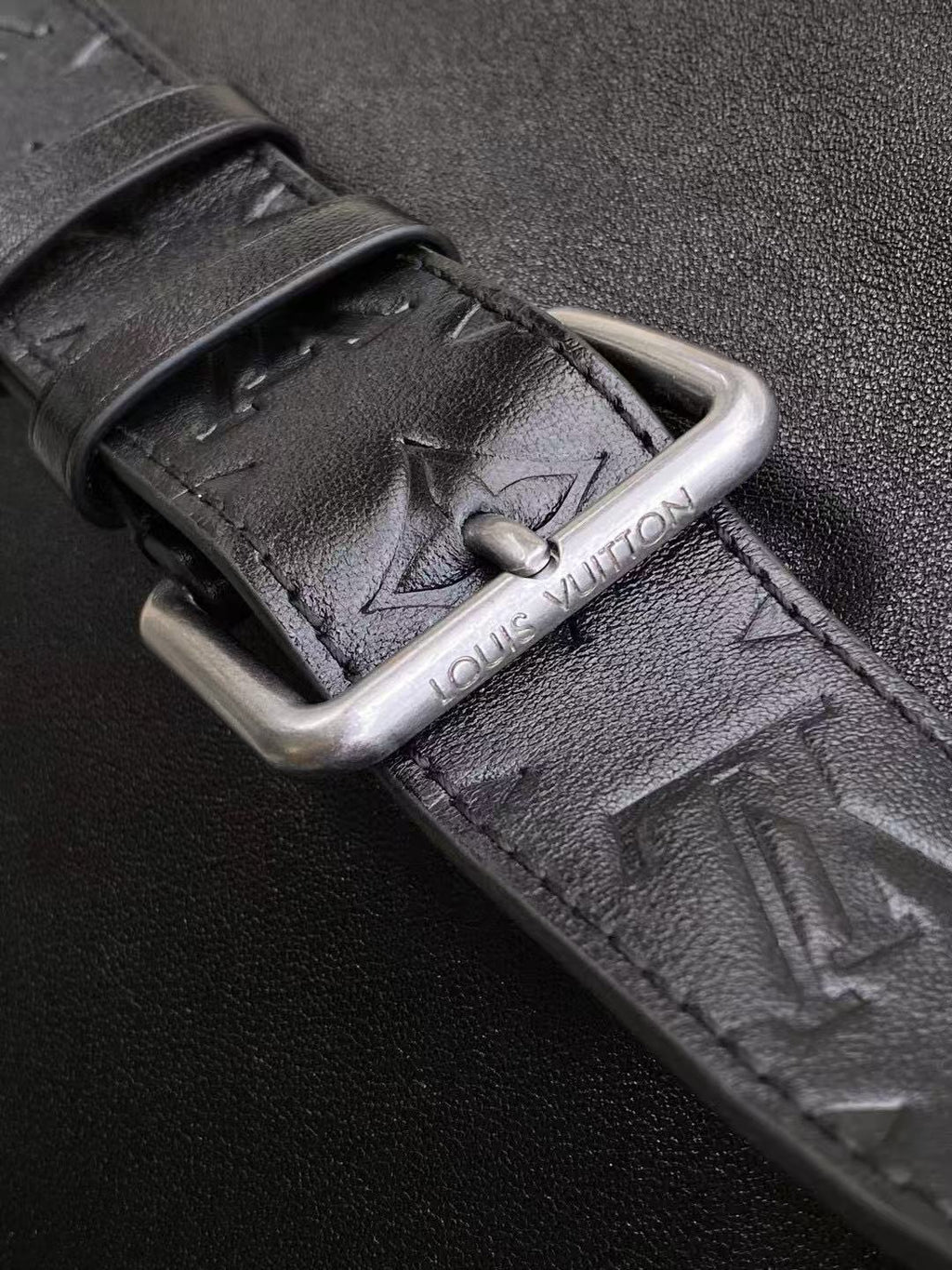 LOUIS VUITTON LV SHOULDER BAG 48 IN BLACK CALFSKIN EMBOSSED STRAP