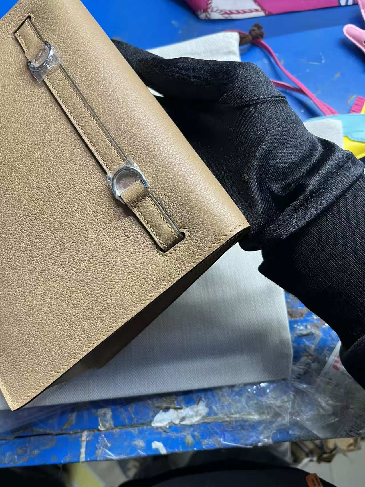 HERMES KELLY DANSE 22 TAN BROWN IN CALFSKIN SILVER HARDWARE
