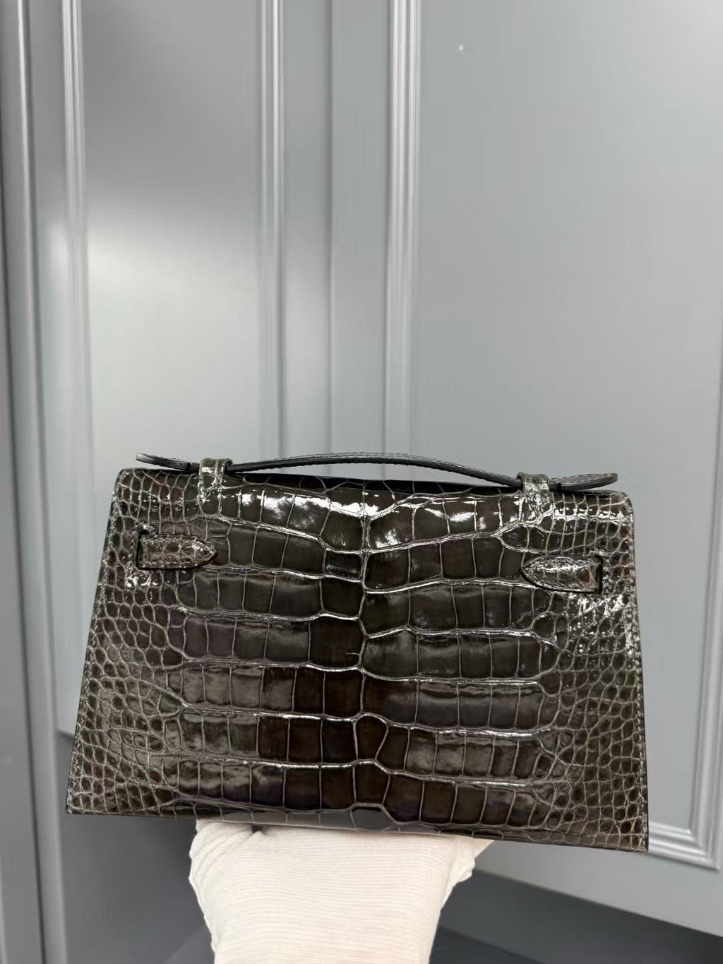 HERMES KELLY MINI 22 IN BROWN AMERICAN ALLIGATOR SILVER BUCKLE
