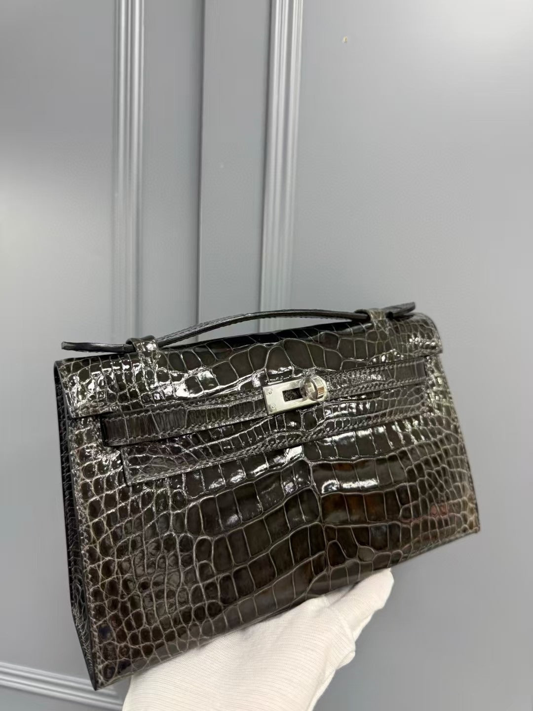 HERMES KELLY MINI 22 IN BROWN AMERICAN ALLIGATOR SILVER BUCKLE