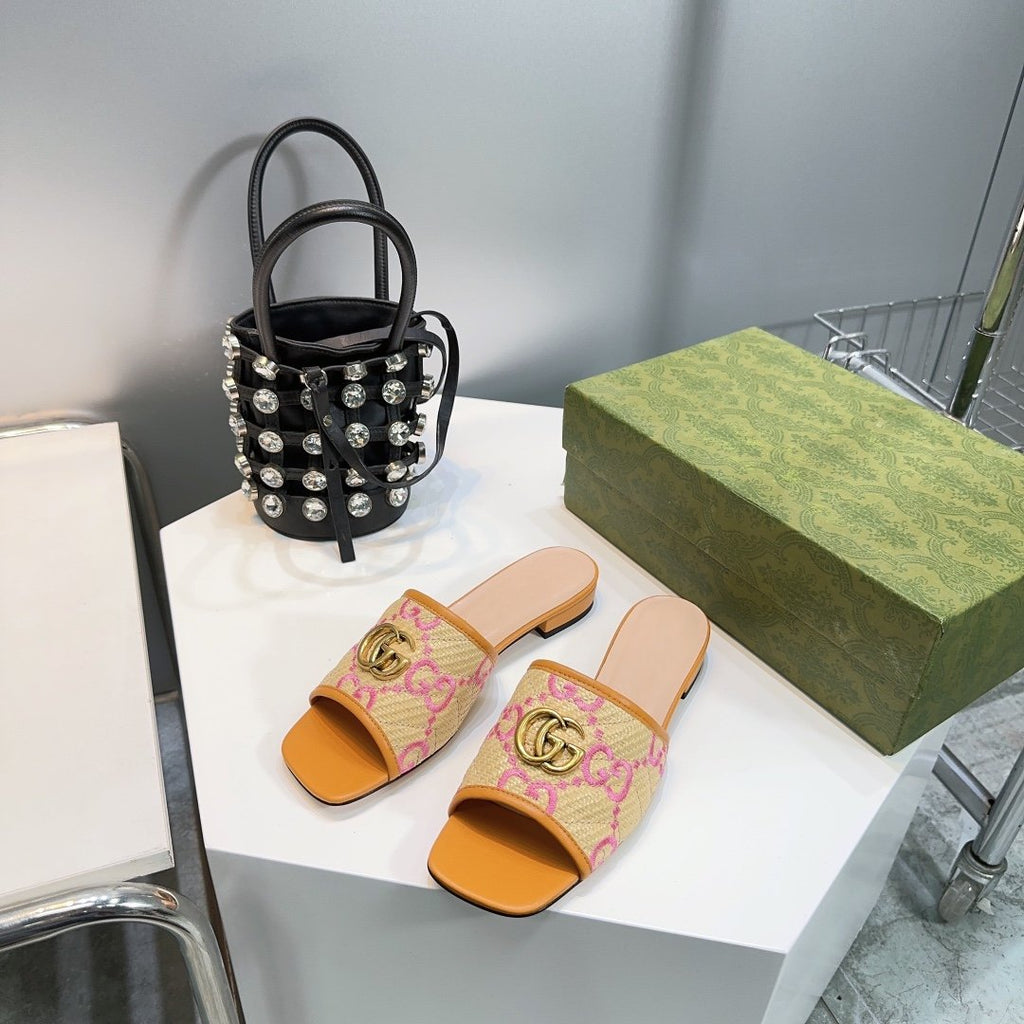GUCCI MATELASS¨¦ CANVAS SLIDES PINK LOGO