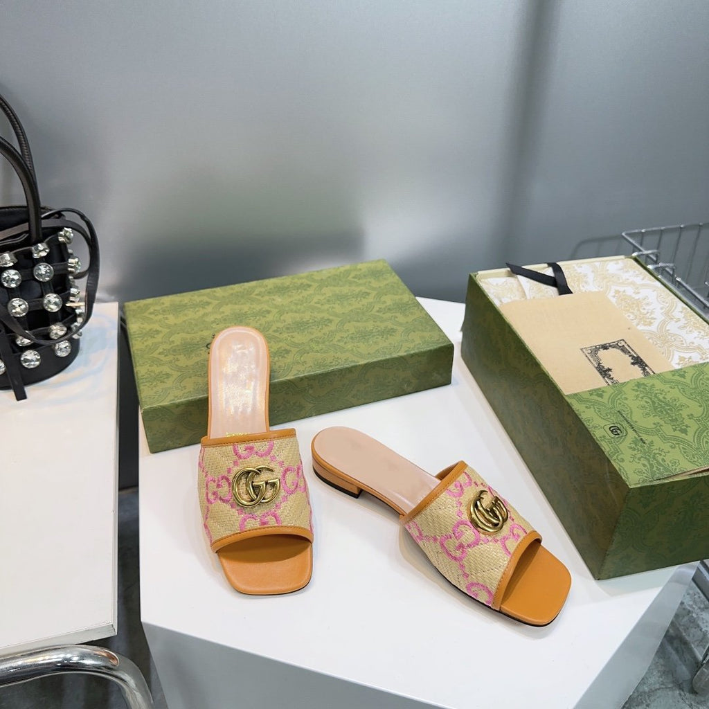 GUCCI MATELASS¨¦ CANVAS SLIDES PINK LOGO