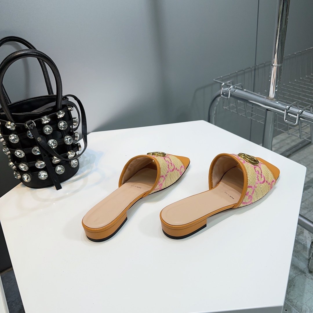 GUCCI MATELASS¨¦ CANVAS SLIDES PINK LOGO