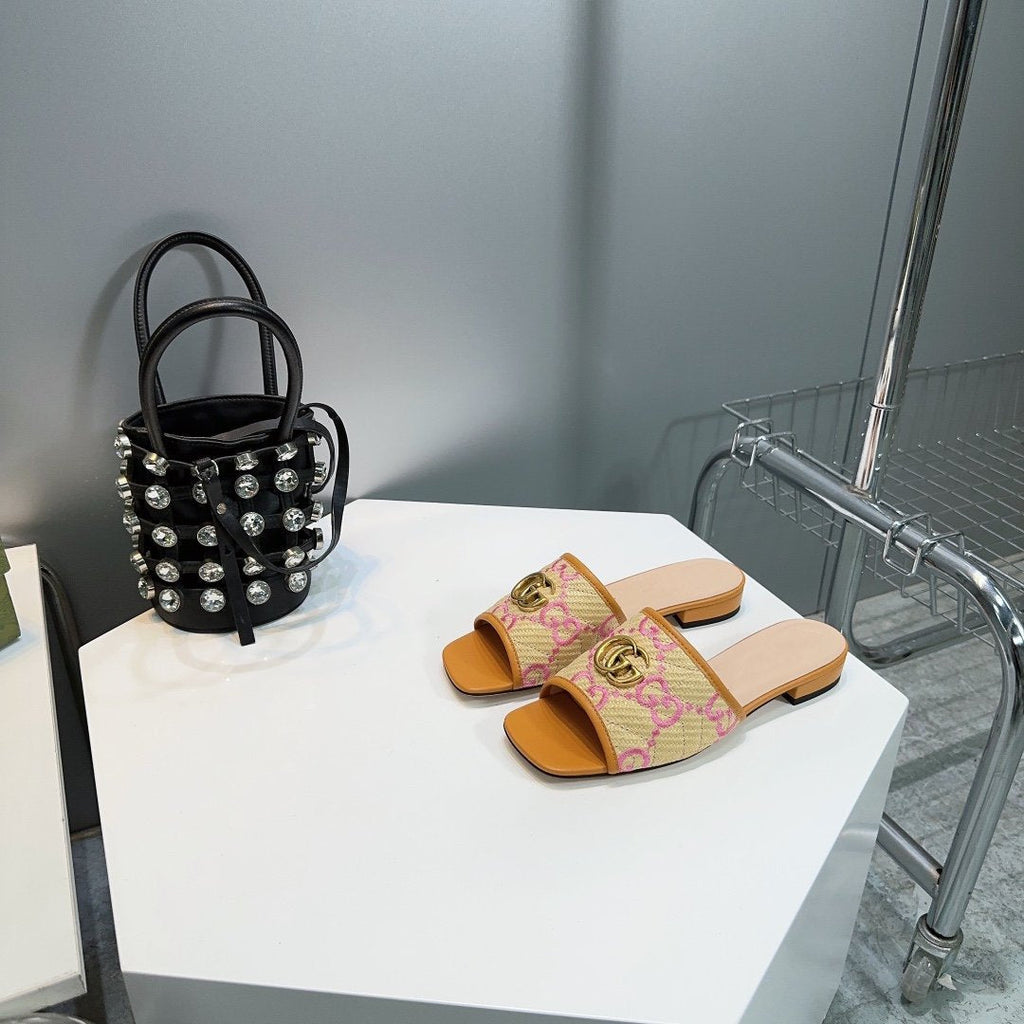 GUCCI MATELASS¨¦ CANVAS SLIDES PINK LOGO