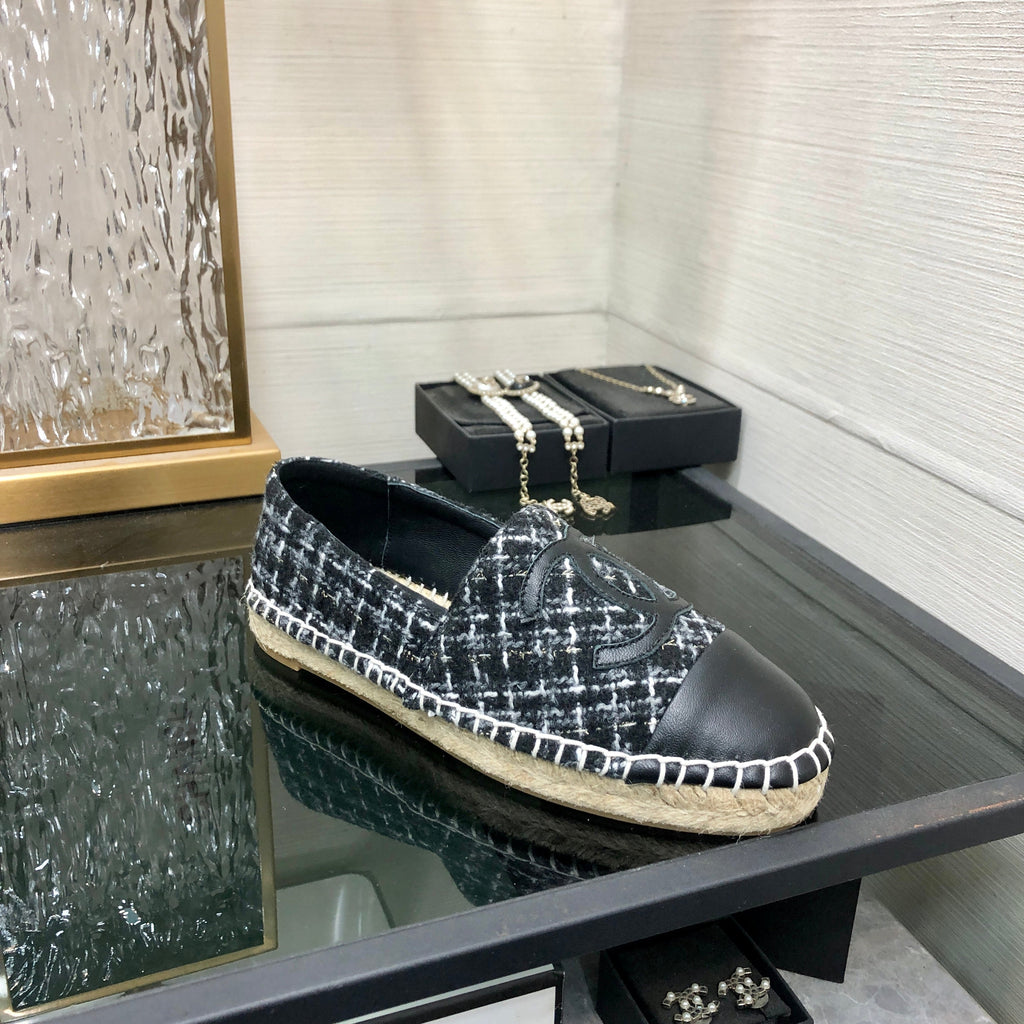 CHANEL ESPADRILLE BLACK MIX WHITE TWEED FABRIC AND CALFSKIN FLATS