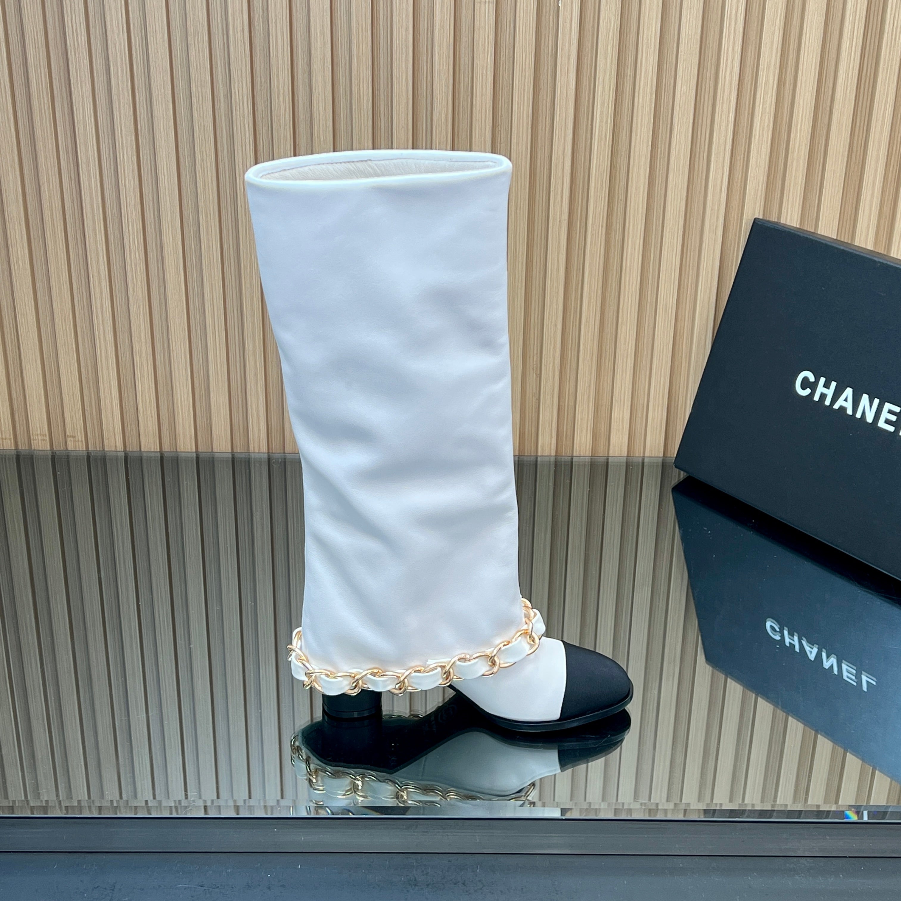 CHANEL 25S KNEE-HIGH HEELED BOOTS 65MM IN WHITE CALFSKIN GOLD HARDWARE
