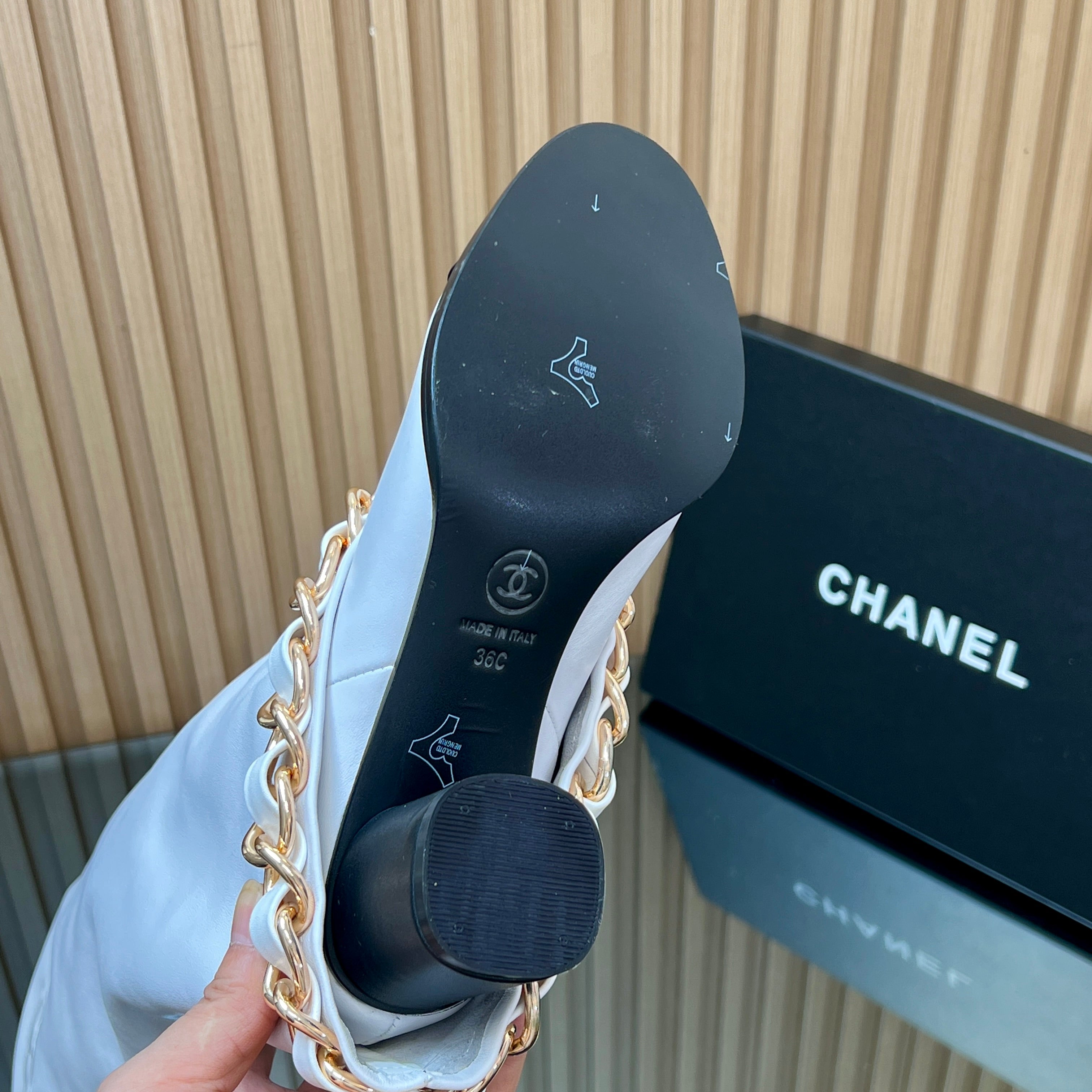 CHANEL 25S KNEE-HIGH HEELED BOOTS 65MM IN WHITE CALFSKIN GOLD HARDWARE