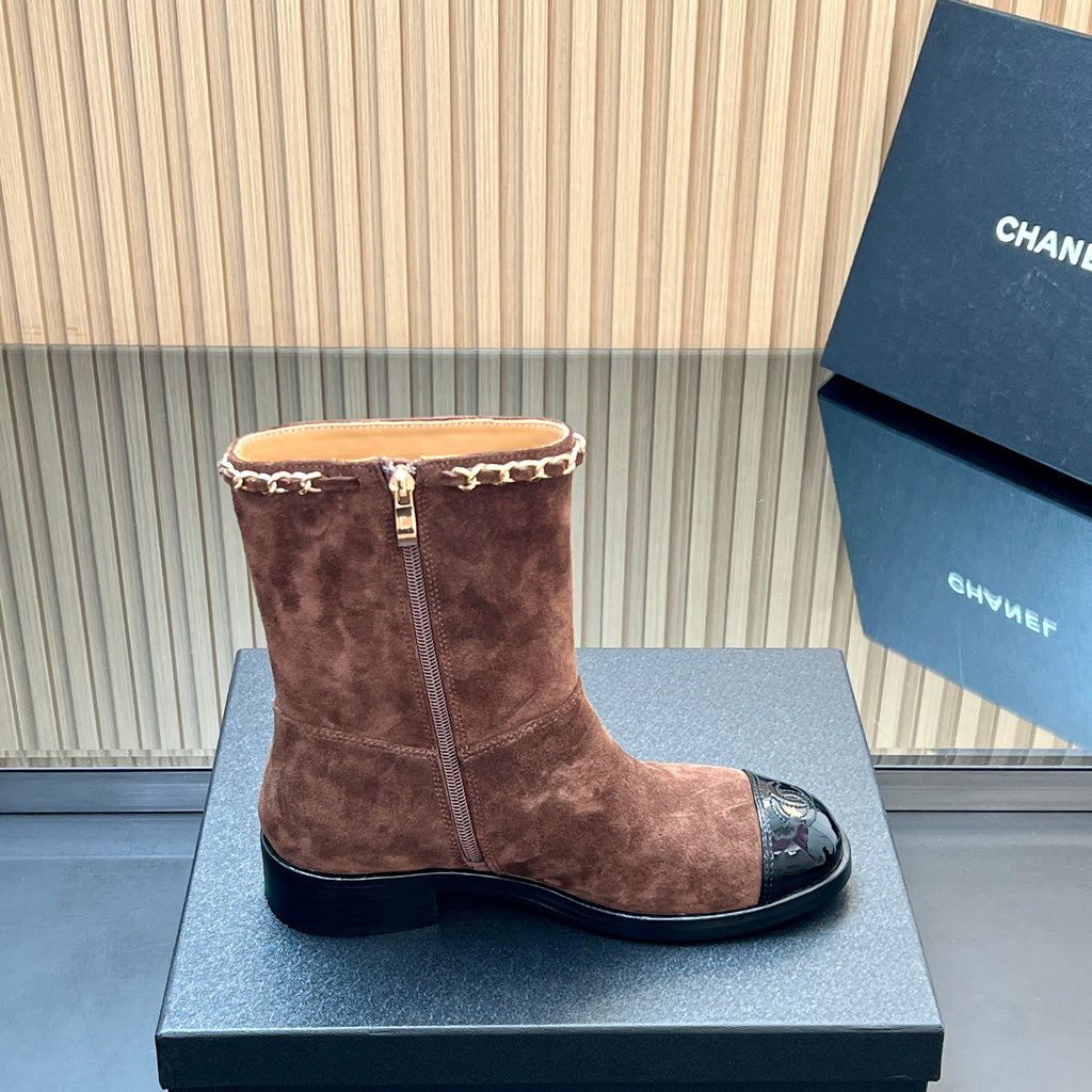 CHANEL 25S SHORT BOOTS WITH CHAIN IN DARK BROWN SUEDE