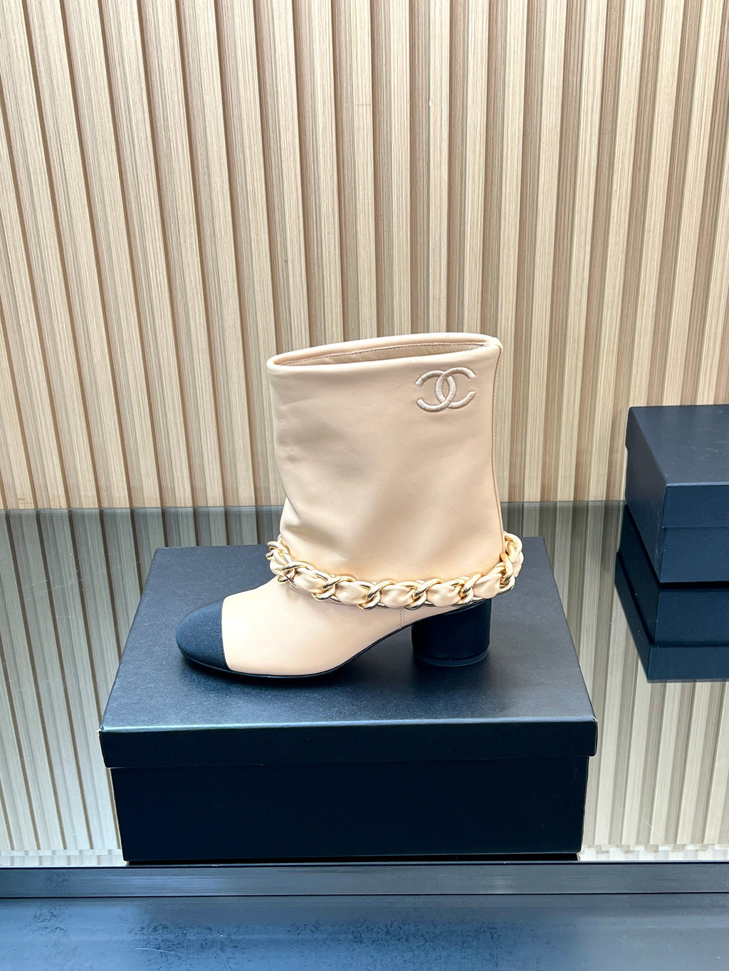 CHANEL 25S LOW BOOTS 65MM IN BEIGE CALFSKIN GOLD HARDWRE