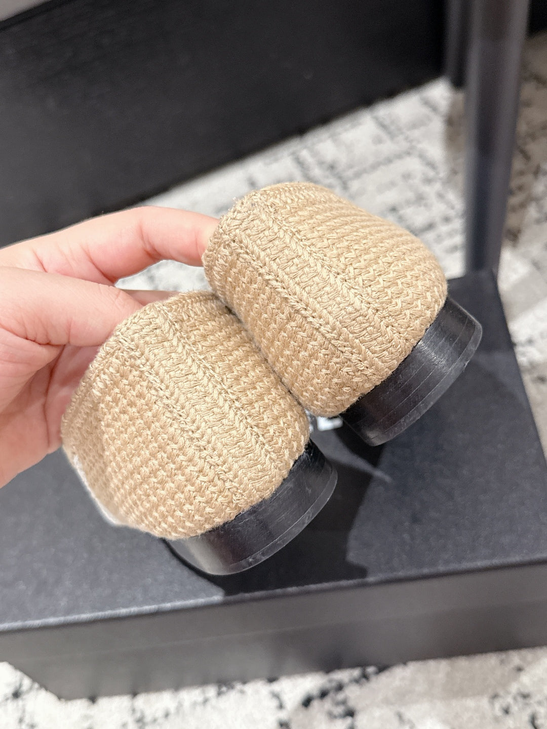 CHANEL BALLET FLAT 25S IN OFF WHITE AND BEIGE RAFFIA