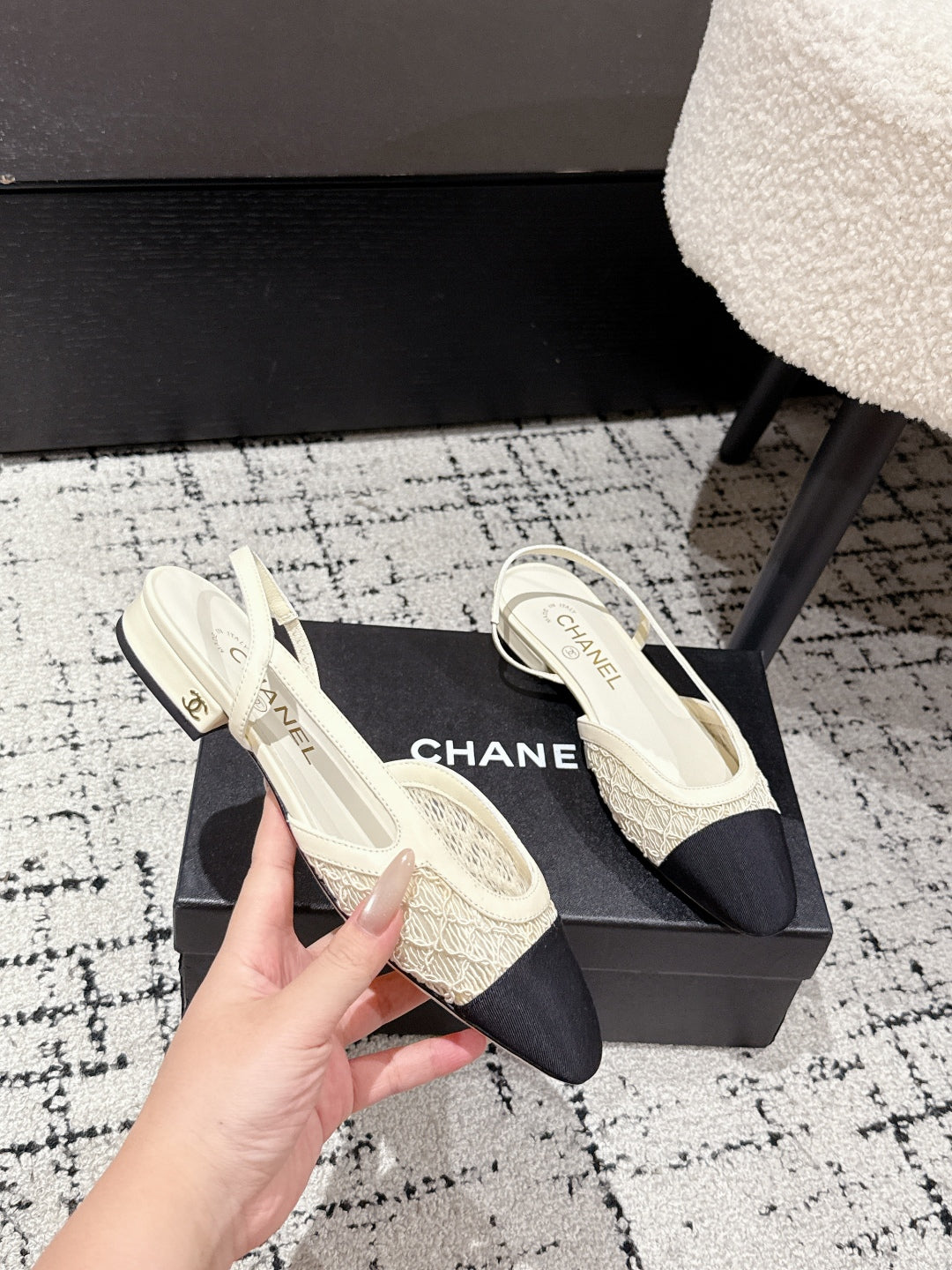 CHANEL SLINGBACK 25S IN OFF WHITE AND BLACK FABRIC