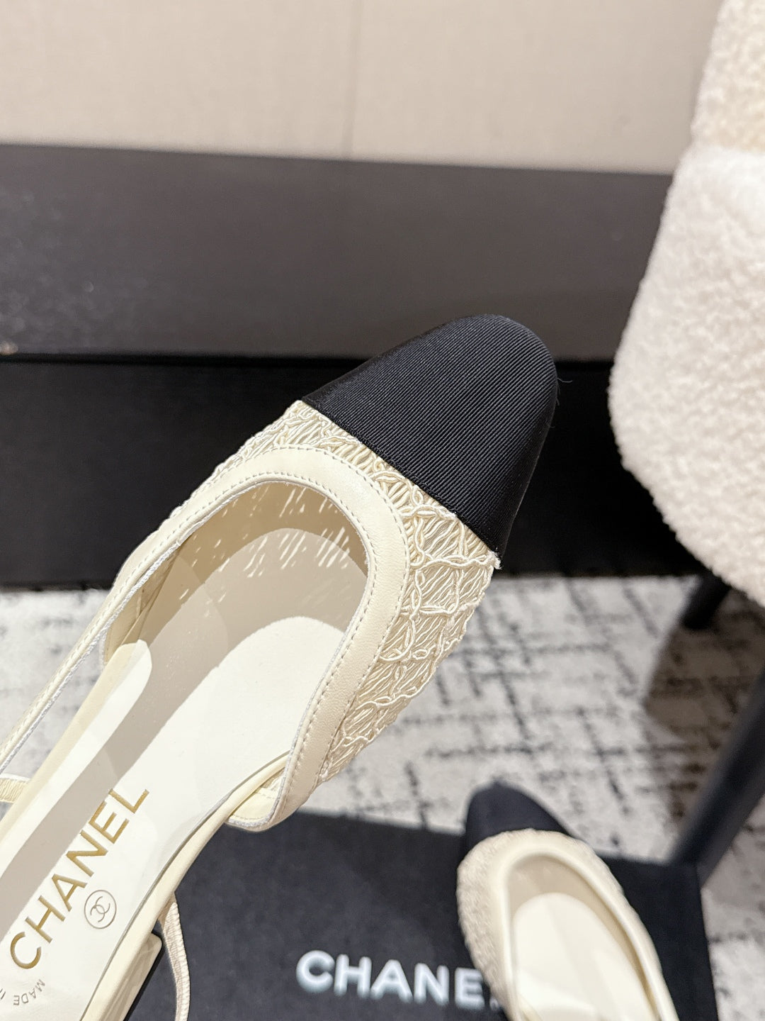 CHANEL SLINGBACK 25S IN OFF WHITE AND BLACK FABRIC