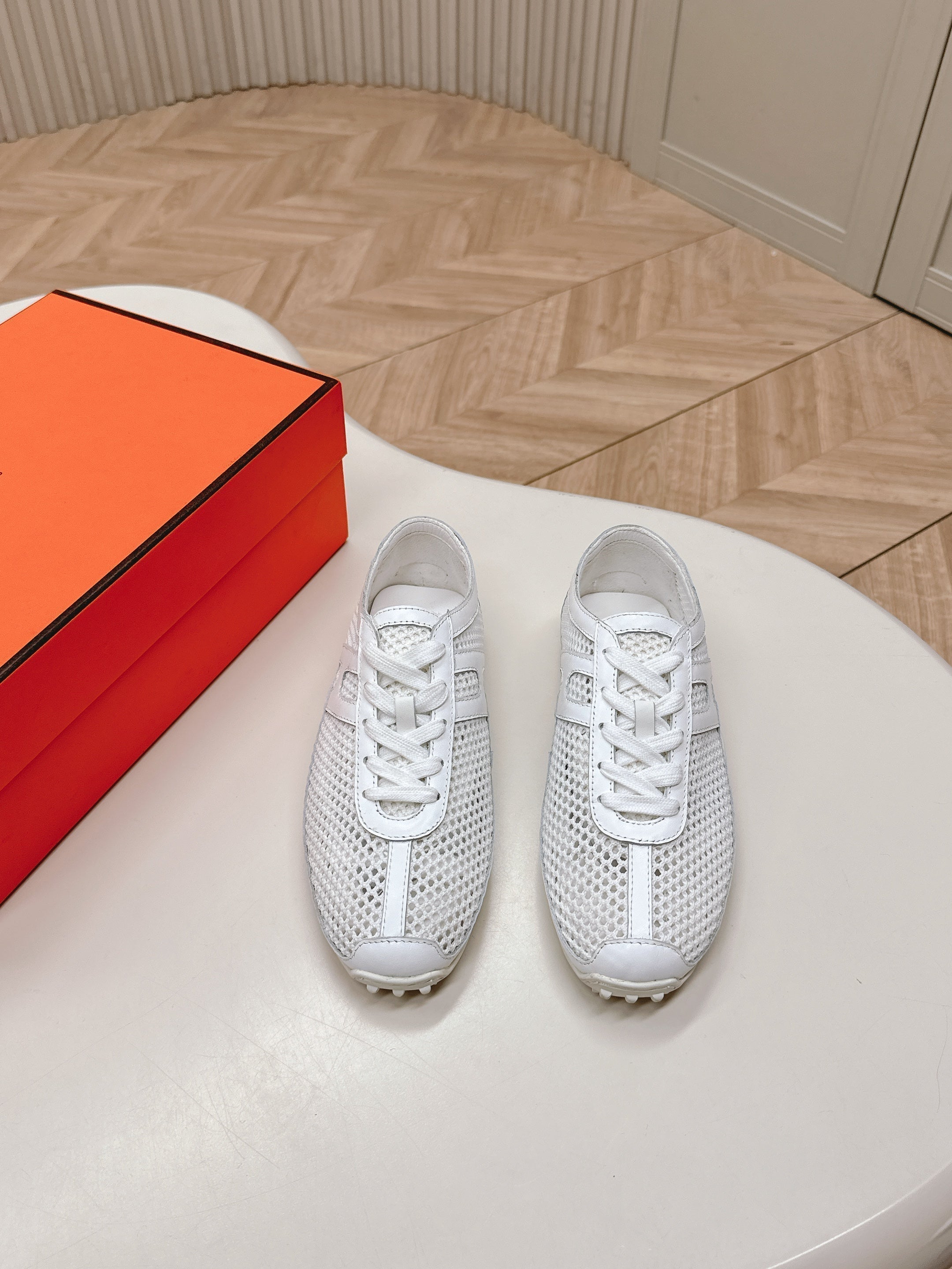 HERMES KIGA SNEAKER IN WHITE CROCHET KNIT AND CALFSKIN
