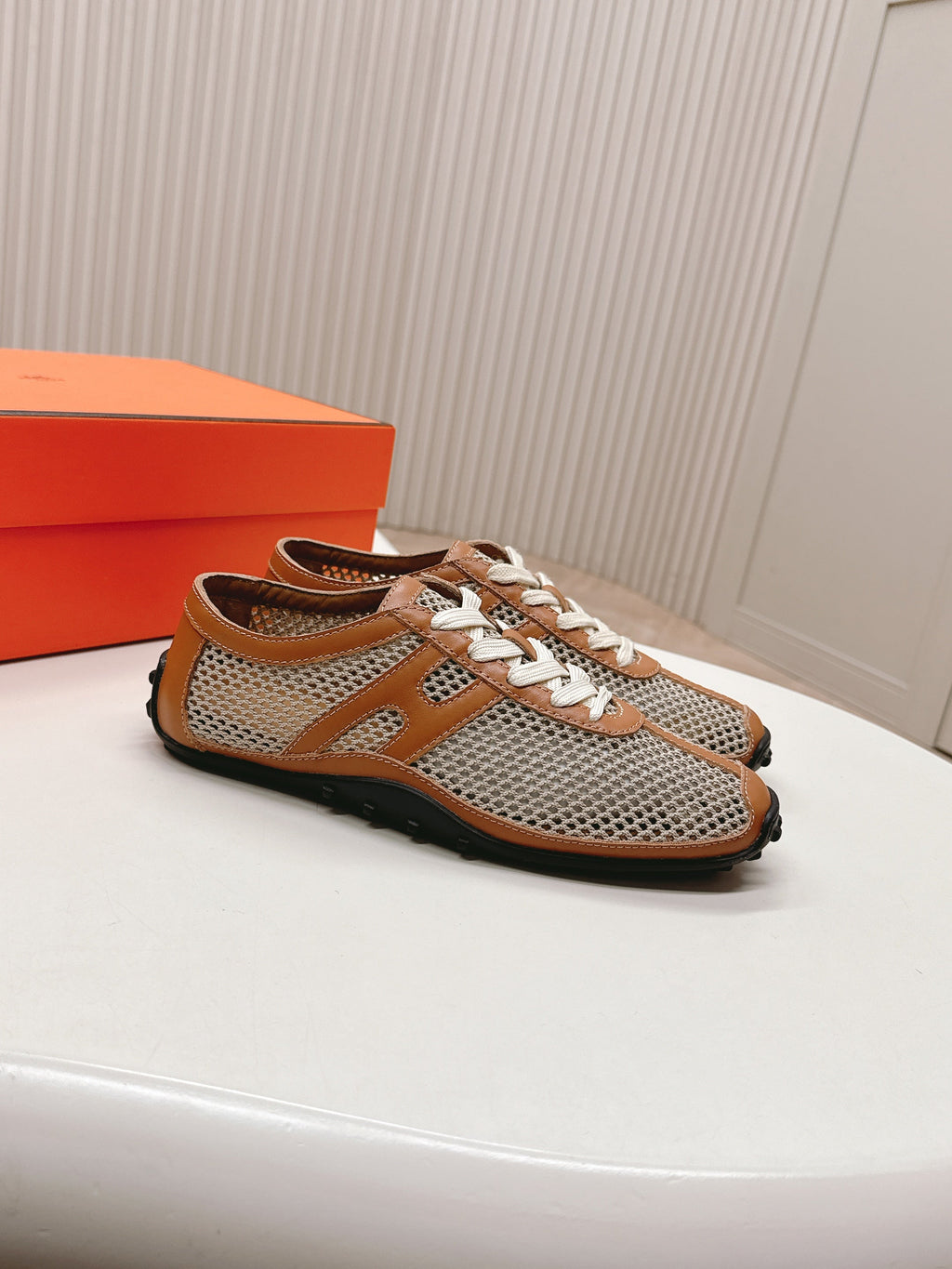HERMES KIGA SNEAKER IN WHITE CROCHET KNIT AND BRONZE BROWN CALFSKIN