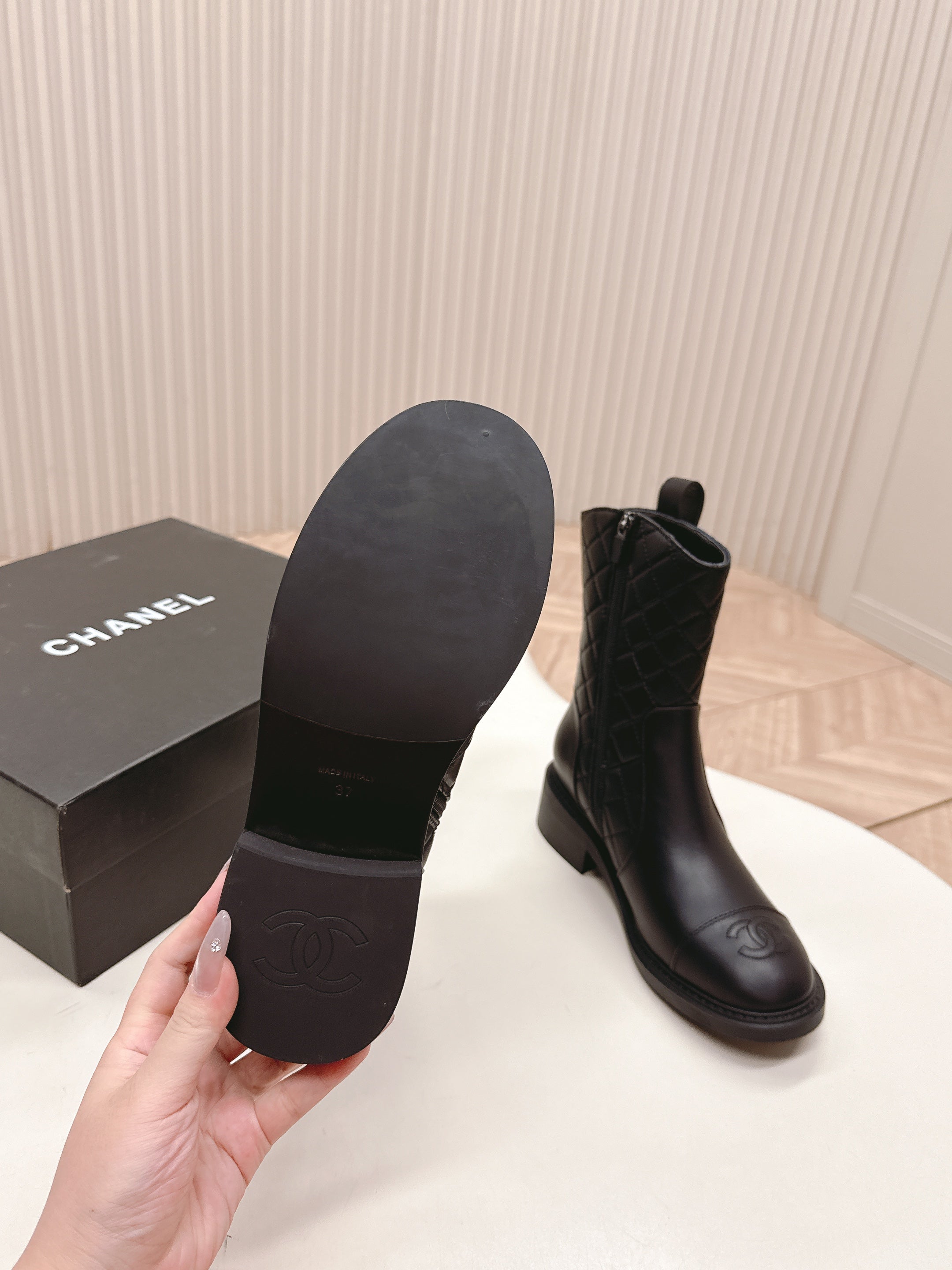 CHANEL ANKLE BOOTS 25S IN BLACK LAMBSKIN WITH GOLD HARDWARE