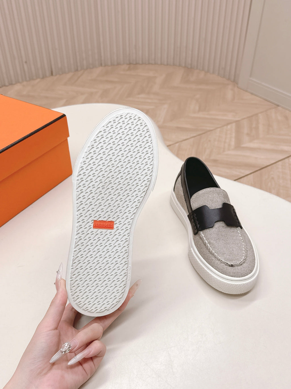 HERMES 25S SLIP-ON IN LIGHT GREY CANVAS AND BLACK LAMBSKIN