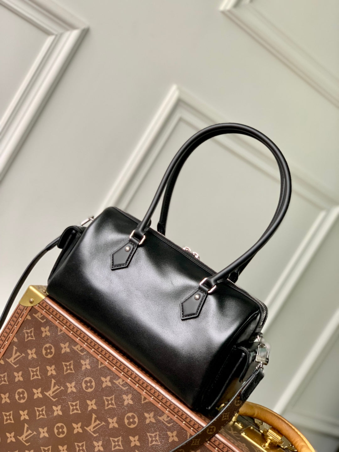 LOUIS VUITTON SPEEDY CARGO VIBE 28 IN BLACK LAMBSKIN MONOGRAM LOGO TAG