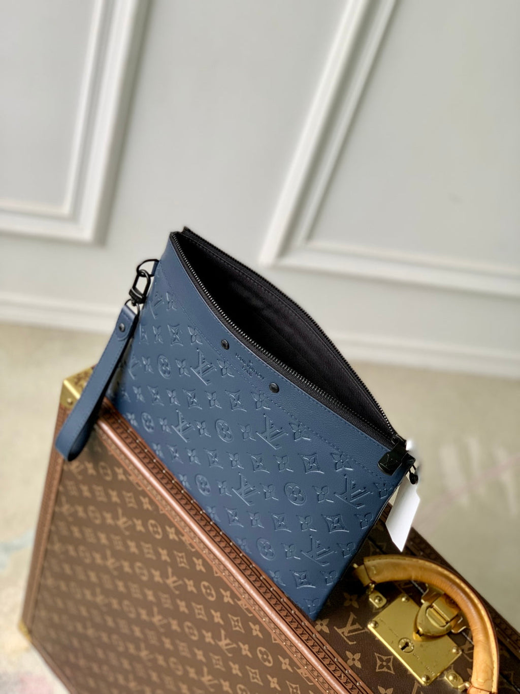 LOUIS VUITTON POCHETTE TOGO 30 IN DARK BLUE MONOGRAM ECLIPSE CALFSKIN EMBOSSED LOGO