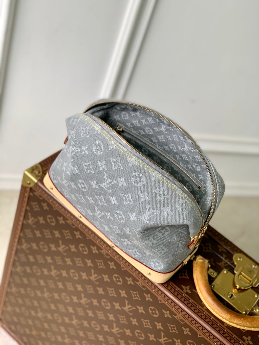 LOUIS VUITTON COSMETIC POUCH 27 IN GREY MONOGRAM DENIM GOLD HARDWARE