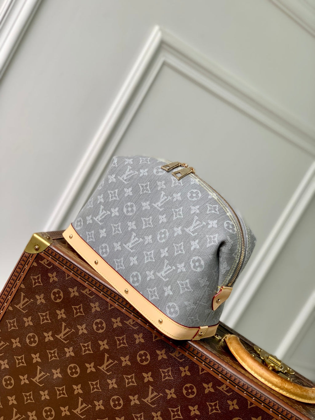 LOUIS VUITTON COSMETIC POUCH 27 IN GREY MONOGRAM DENIM GOLD HARDWARE