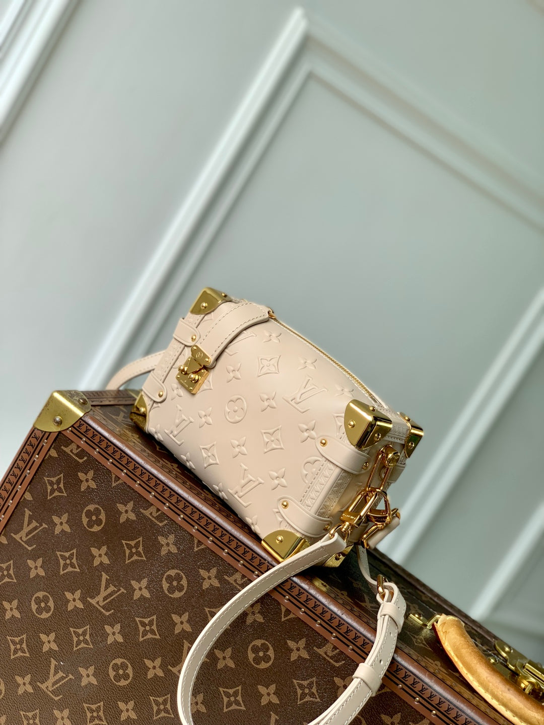 LOUIS VUITTON SIDE TRUNK 19 IN BEIGE MONOGRAM BOLD CALFSKIN GOLD HARDWARE