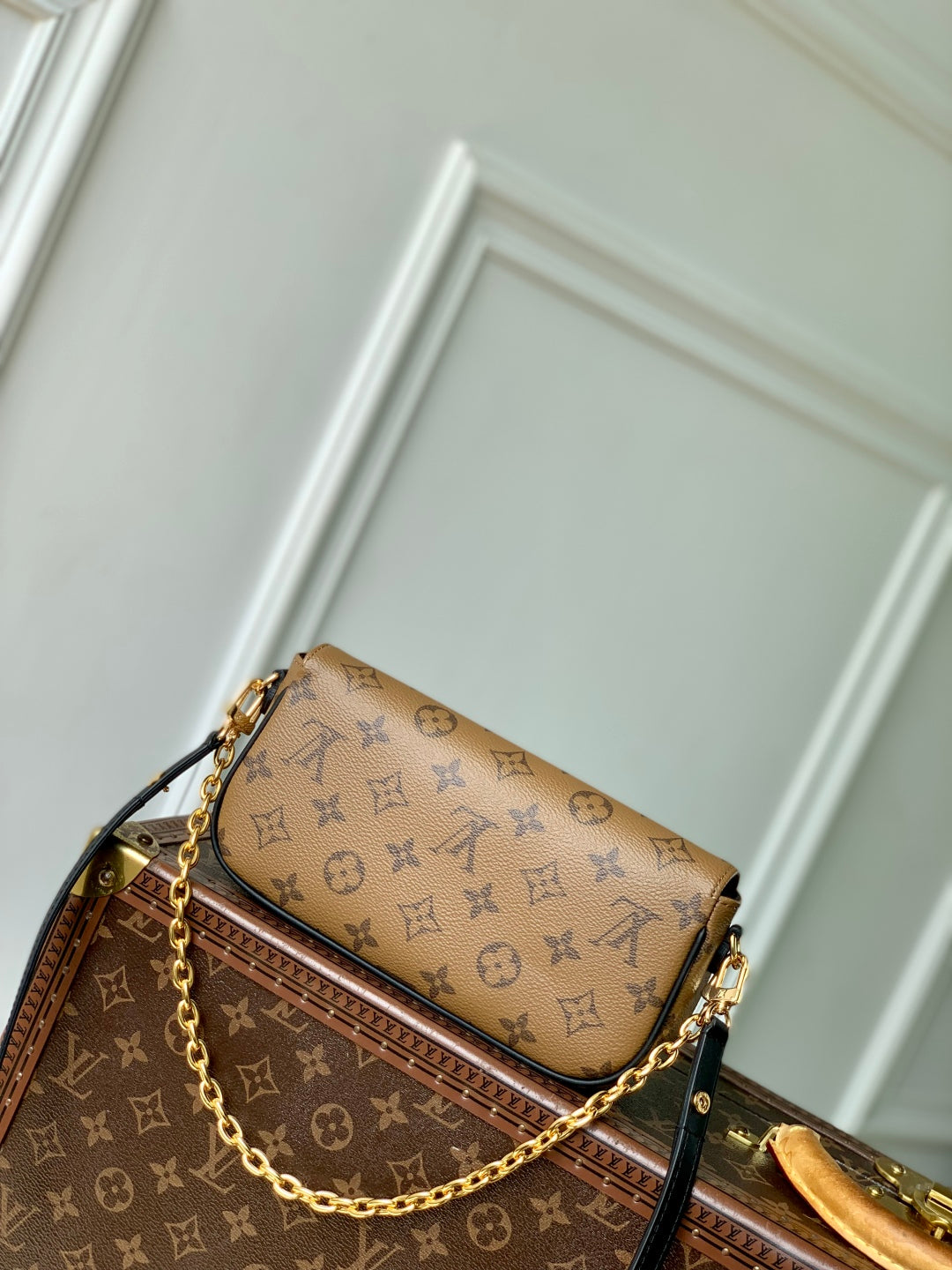 LOUIS VUITTON WALLET ON CHAIN IVY 23 IN BROWN MONOGRAM REVERSE CANVAS