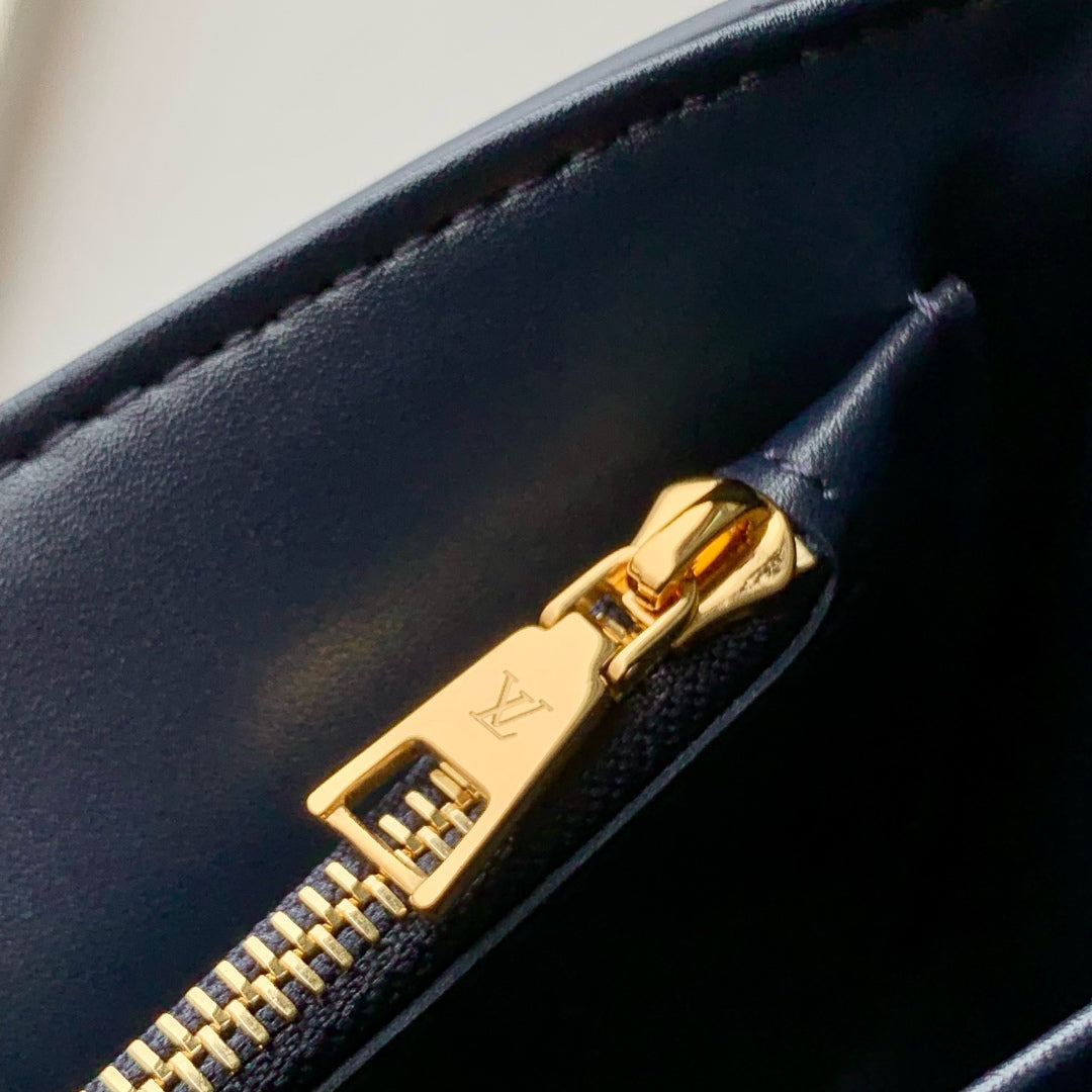 LOUIS VUITTON TWIST SLIM 19 IN NAVY BLUE TAURILLON CALFSKIN GOLD HARDWARE
