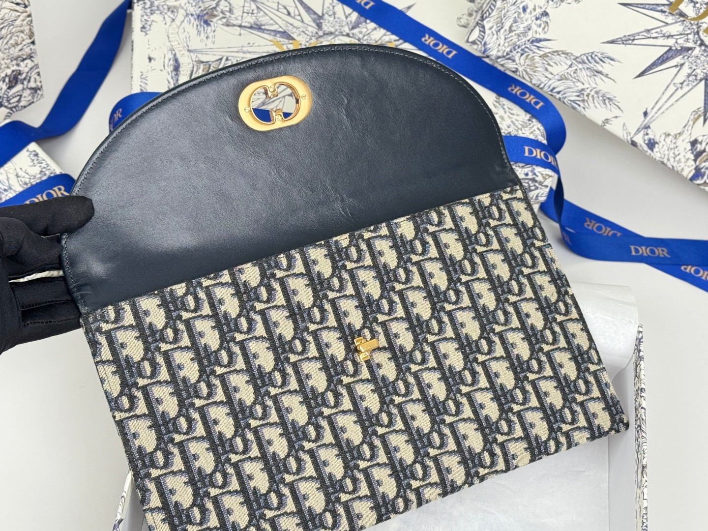 DIOR 25S 30 MONTAIGNE AVENUE POUCH WITH FLAP 30 IN BLUE  OBLIQUE JACQUARD